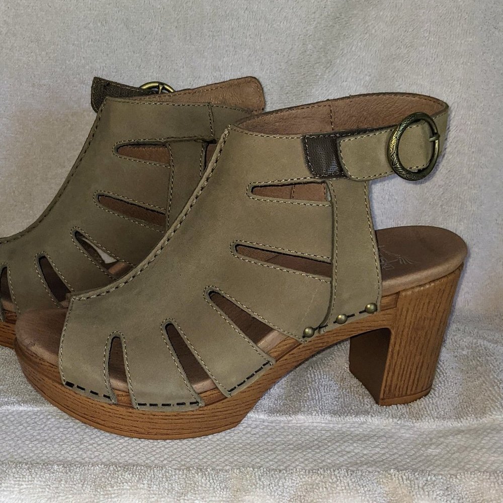 Dansko Demetra Tan Milled Nubuck Sandals, 37